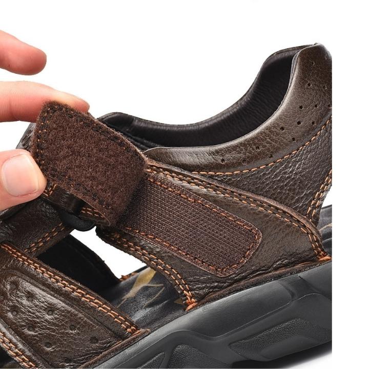 Sandália de Couro com Velcro